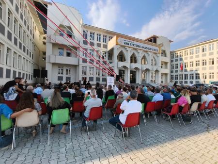 78 Yıllık Çınar: Van Atatürk Lisesi Mezunları 3. Geleneksel Buluşmada Bir Arada